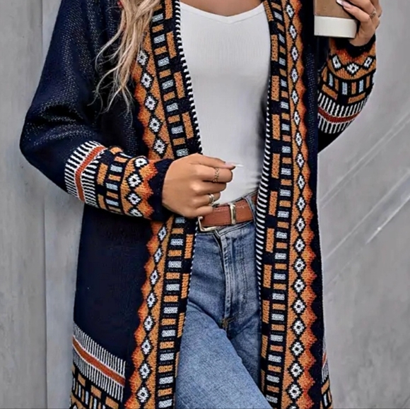 Vibrantly colored gio pattern tassel hem cardigan - Picture 5 of 7